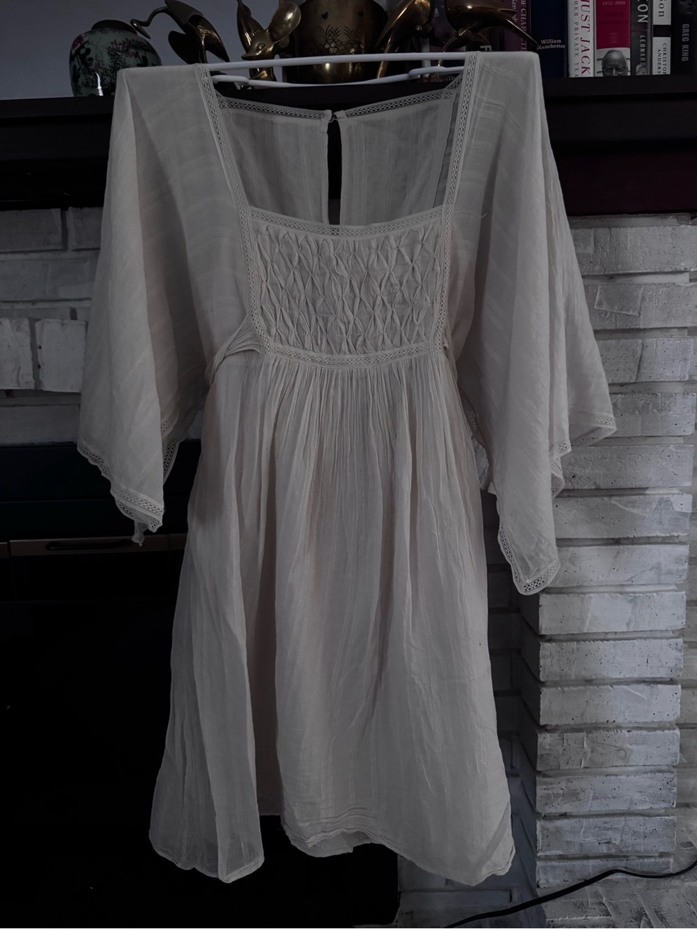 VINTAGE LAUNDRY BY SHELLI SEGAL mini dress. Babydoll 8 M pintucks bell sleeve